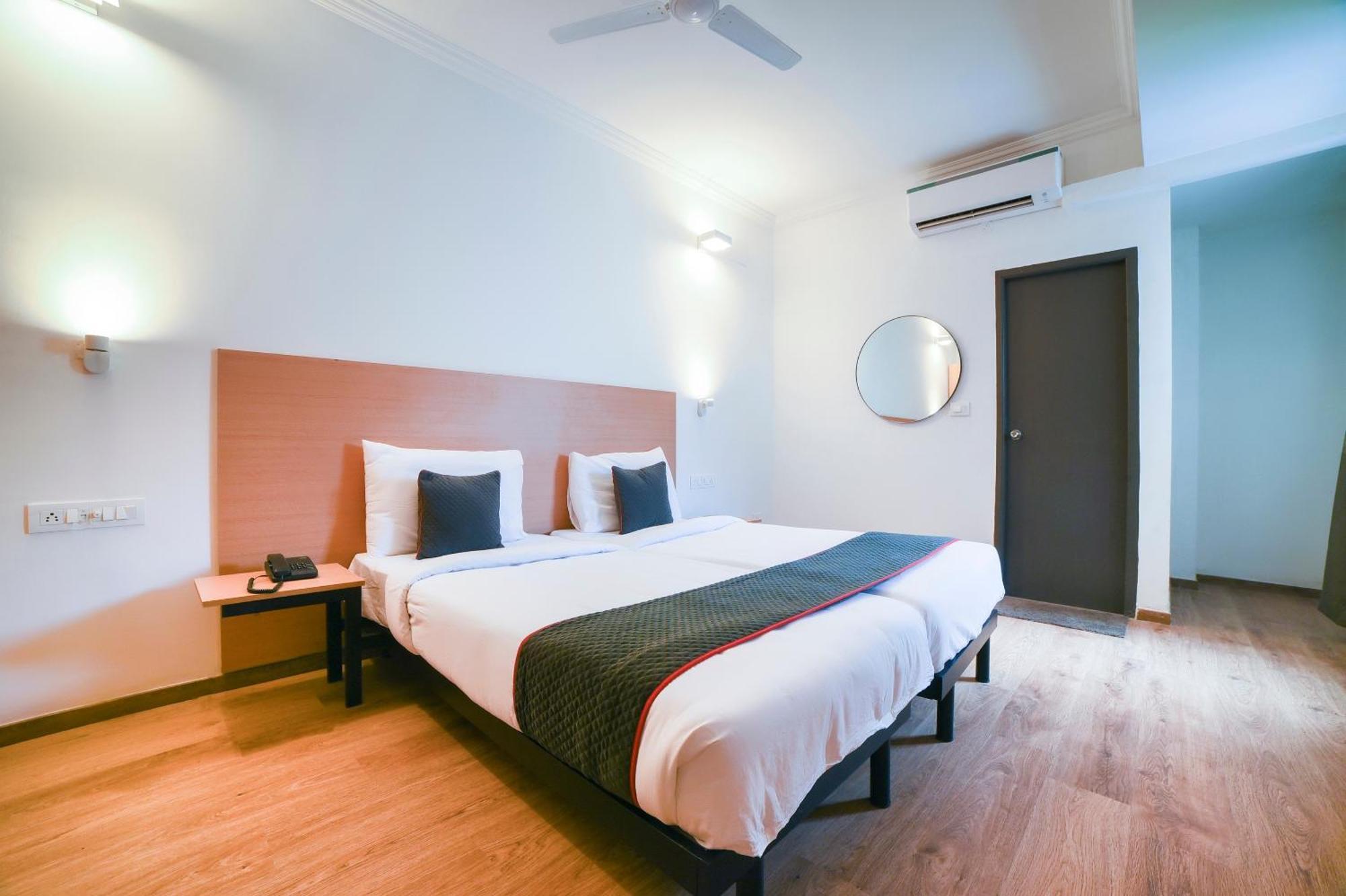 Collection O Vadapalani Hotel Chennai Exterior photo